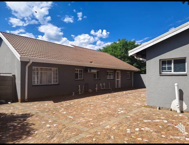 3 BEDROOM HOUSE TO LET IN VAALPARK